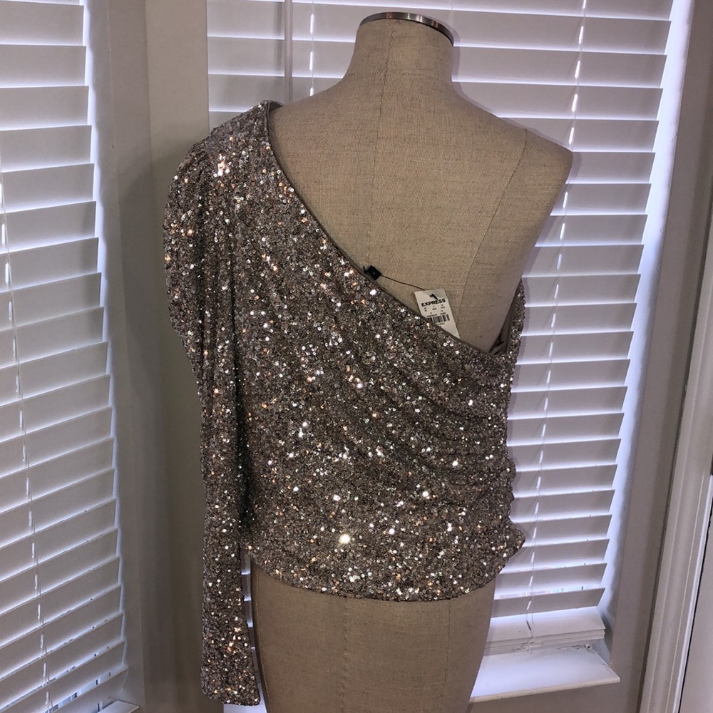 Never worn one shoulder Express top - Picture 4 of 5